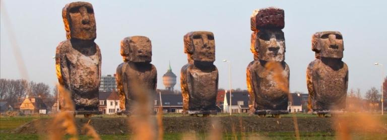 Fake Easter Island statues