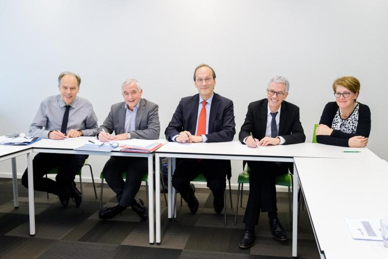 group picture LDE board